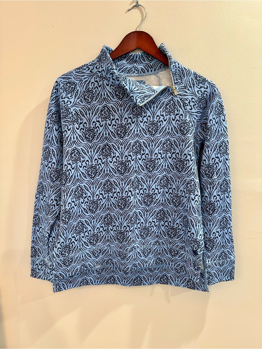 Lilly Pulitzer Luxletic Playa Bonita Blue Sea Turtle 100% Cotton Pullover Sz S